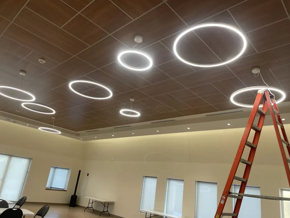 Installation of suspended circular light fixtures